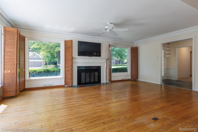 1018 Harvard Road, Grosse Pointe Park, MI 48230