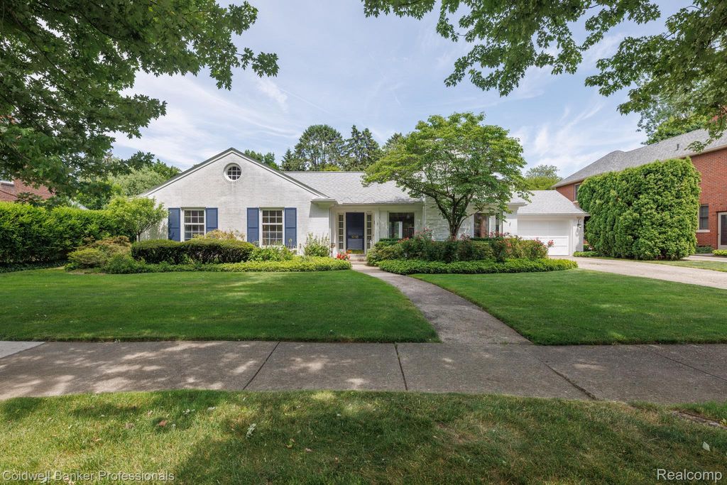 1018 Harvard Road, Grosse Pointe Park, MI 48230