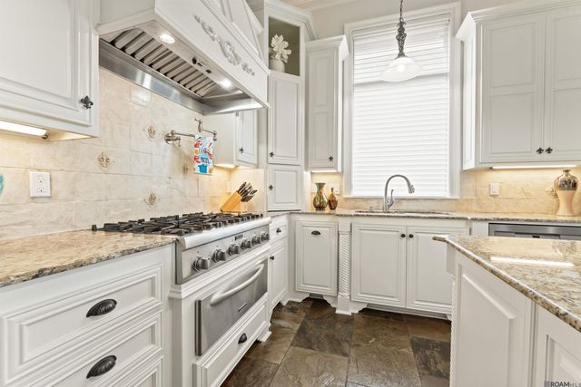 21005 Waterfront East Dr, Maurepas, LA 70449