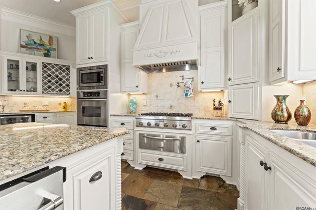 21005 Waterfront East Dr, Maurepas, LA 70449