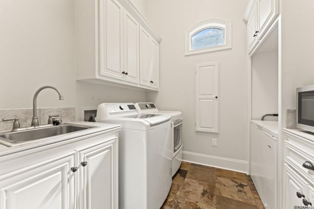 21005 Waterfront East Dr, Maurepas, LA 70449