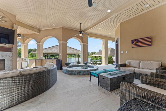 21005 Waterfront East Dr, Maurepas, LA 70449