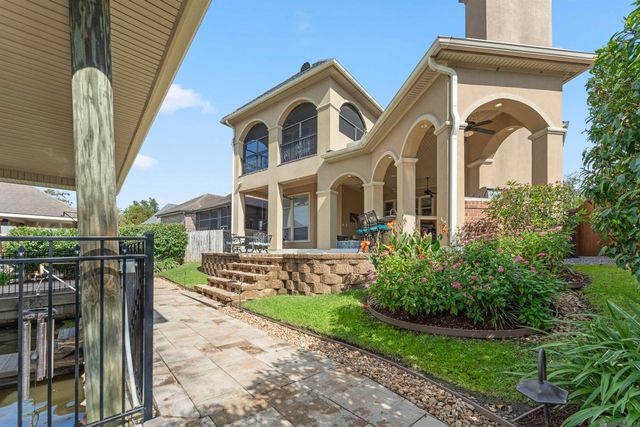 21005 Waterfront East Dr, Maurepas, LA 70449