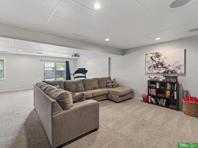 7138 Harvest Hills Drive, La Vista, NE 68128