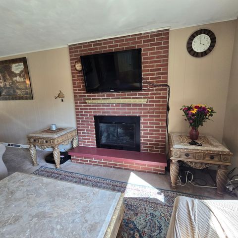 2823 W GREENBRIER Lane, Peoria, IL 61614