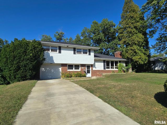 2823 W GREENBRIER Lane, Peoria, IL 61614