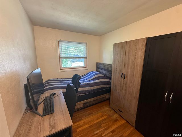 2823 W GREENBRIER Lane, Peoria, IL 61614