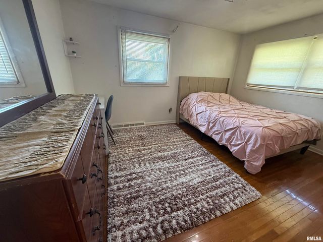 2823 W GREENBRIER Lane, Peoria, IL 61614