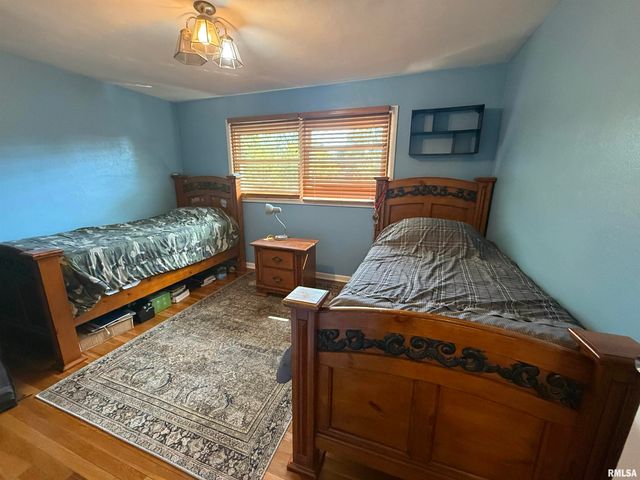 2823 W GREENBRIER Lane, Peoria, IL 61614