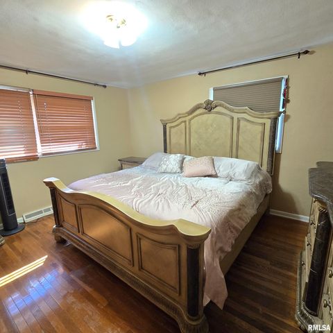 2823 W GREENBRIER Lane, Peoria, IL 61614