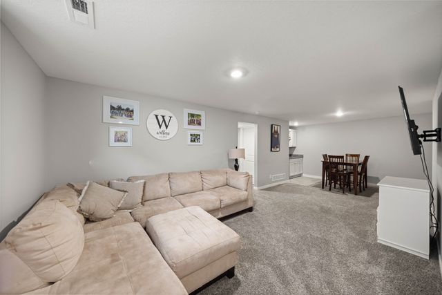 3027 NW Northwood Lane, Ankeny, IA 50023