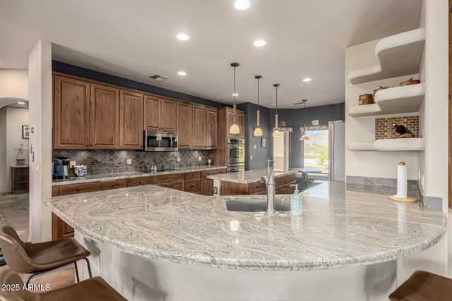 11917 W EQUESTRIAN Street, Casa Grande, AZ 85194