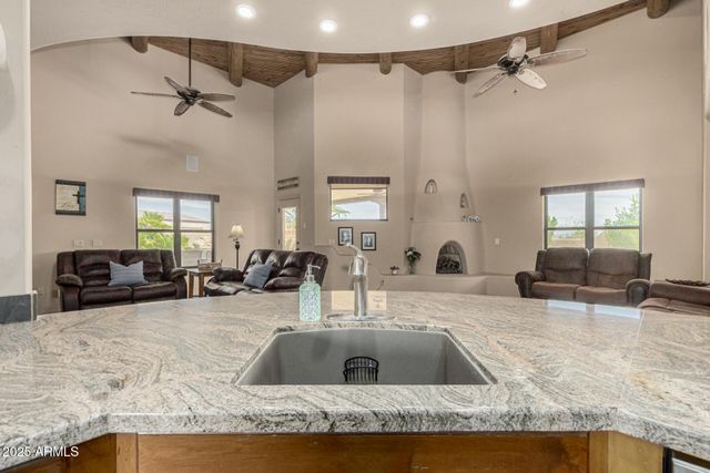 11917 W EQUESTRIAN Street, Casa Grande, AZ 85194