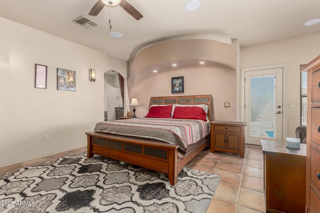 11917 W EQUESTRIAN Street, Casa Grande, AZ 85194