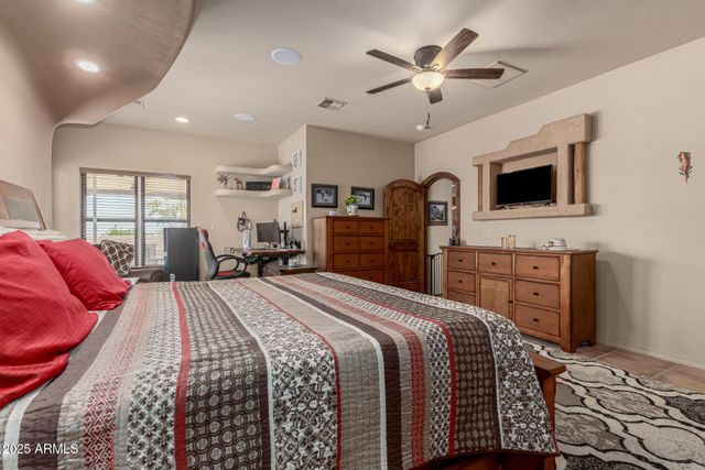 11917 W EQUESTRIAN Street, Casa Grande, AZ 85194