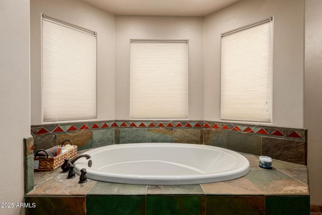 11917 W EQUESTRIAN Street, Casa Grande, AZ 85194