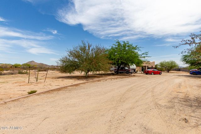 11917 W EQUESTRIAN Street, Casa Grande, AZ 85194