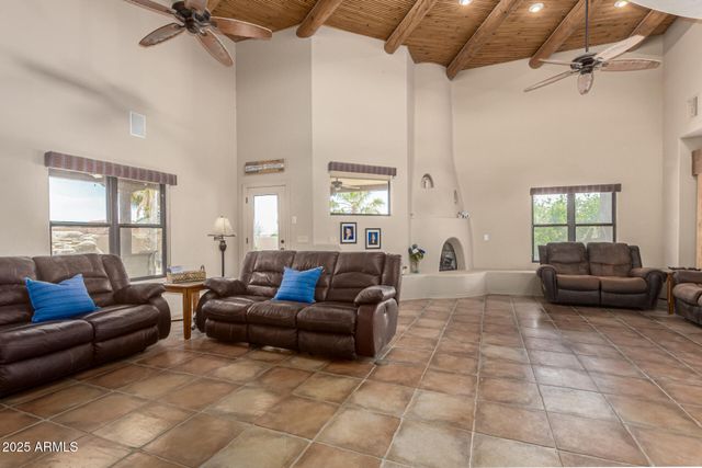 11917 W EQUESTRIAN Street, Casa Grande, AZ 85194