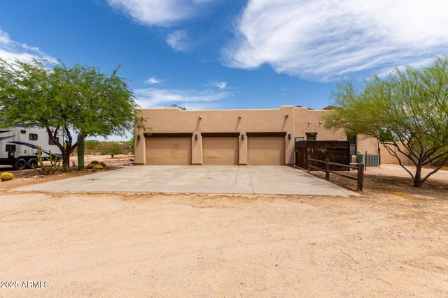 11917 W EQUESTRIAN Street, Casa Grande, AZ 85194
