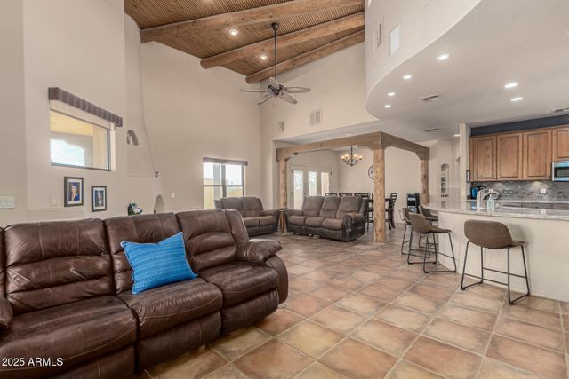 11917 W EQUESTRIAN Street, Casa Grande, AZ 85194