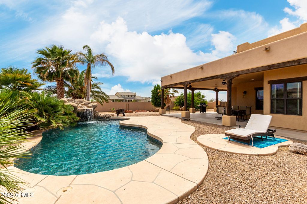 11917 W EQUESTRIAN Street, Casa Grande, AZ 85194