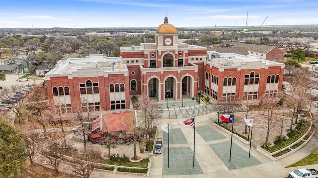 111 W Walters Street, Lewisville, TX 75057