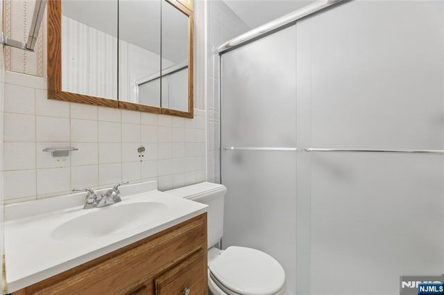 161 Baker Avenue, Bergenfield, NJ 07621