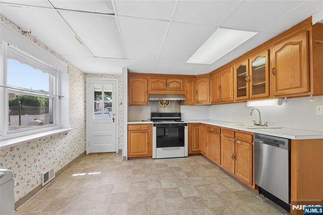 161 Baker Avenue, Bergenfield, NJ 07621