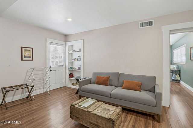 3703 Cambridge Avenue, El Paso, TX 79903