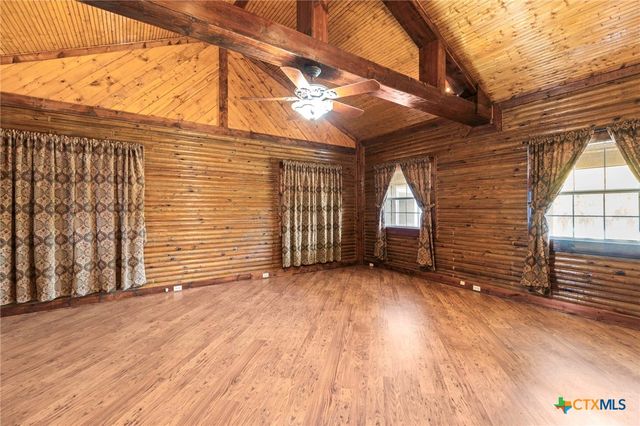 55 County Line Road, Dale, TX 78616