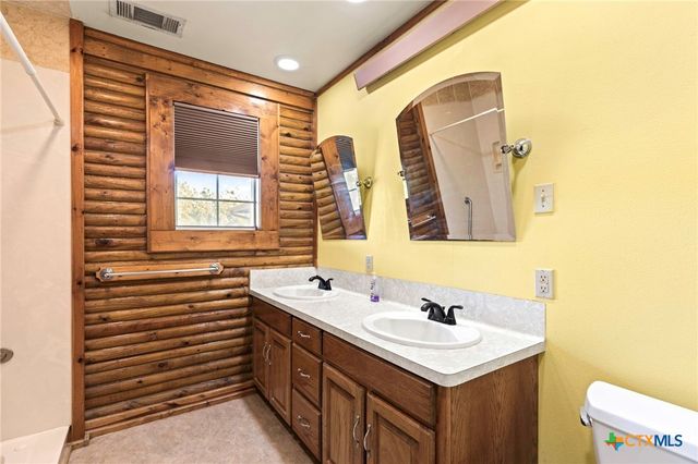 55 County Line Road, Dale, TX 78616