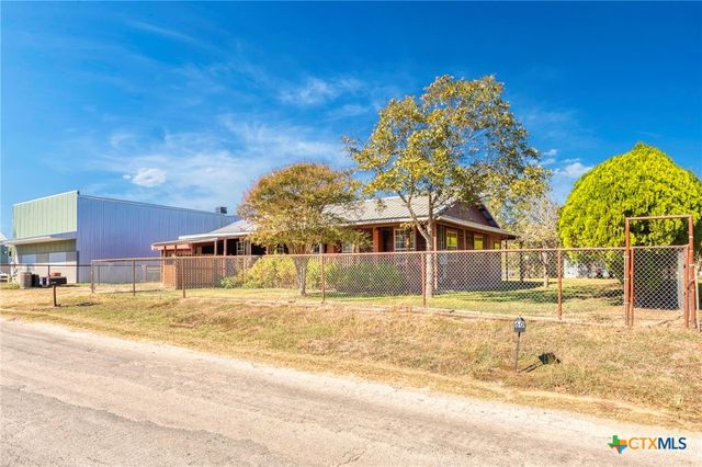 55 County Line Road, Dale, TX 78616