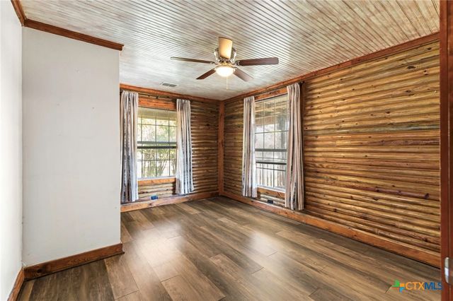 55 County Line Road, Dale, TX 78616