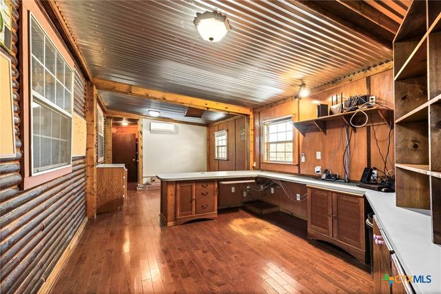 55 County Line Road, Dale, TX 78616