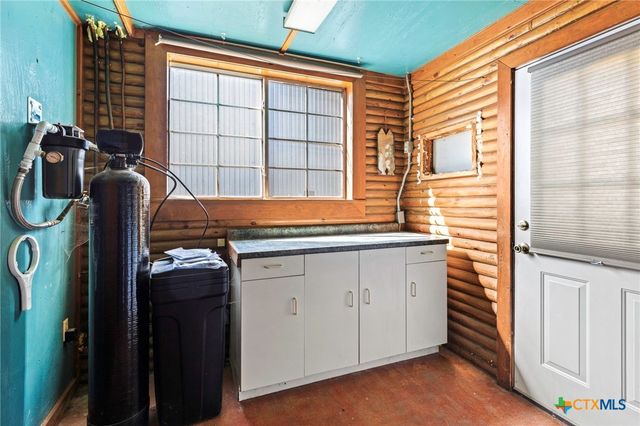 55 County Line Road, Dale, TX 78616