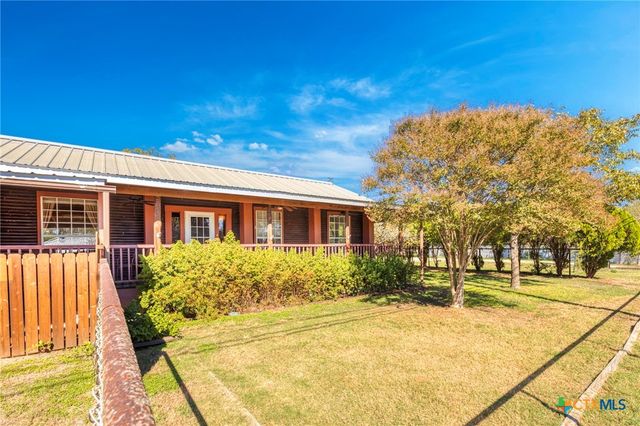 55 County Line Road, Dale, TX 78616