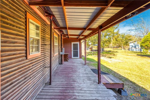 55 County Line Road, Dale, TX 78616