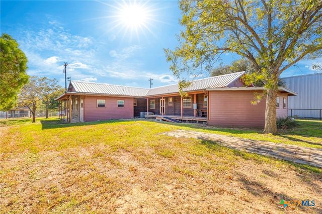 55 County Line Road, Dale, TX 78616
