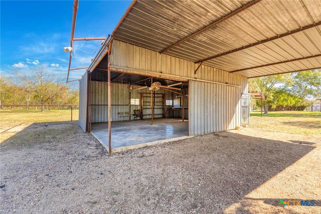 55 County Line Road, Dale, TX 78616