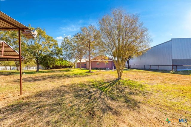 55 County Line Road, Dale, TX 78616