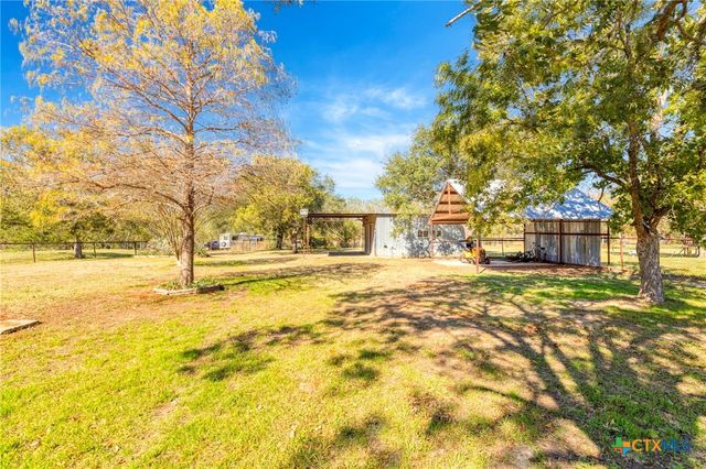 55 County Line Road, Dale, TX 78616