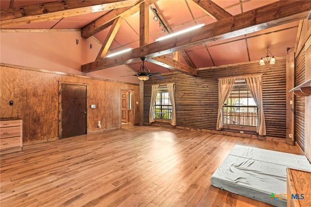 55 County Line Road, Dale, TX 78616