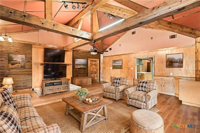 55 County Line Road, Dale, TX 78616