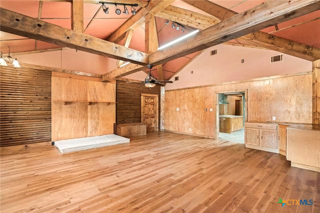 55 County Line Road, Dale, TX 78616