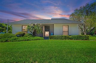 301 WINDRUSH LOOP, Tarpon Springs, FL 34689