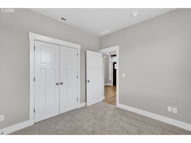 2035 E OTTER Loop 66, La Center, WA 98629