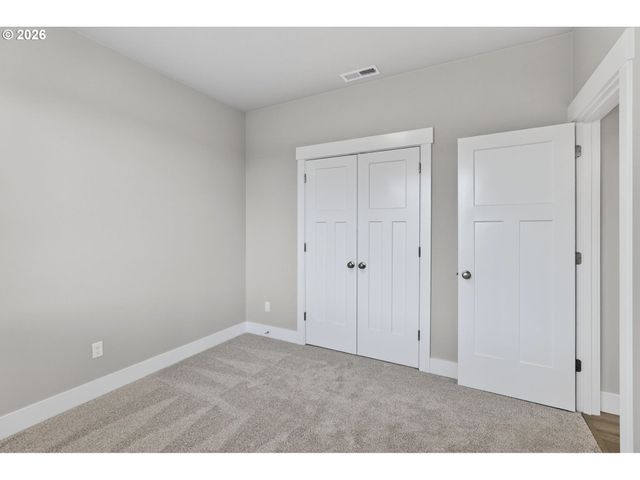2035 E OTTER Loop 66, La Center, WA 98629