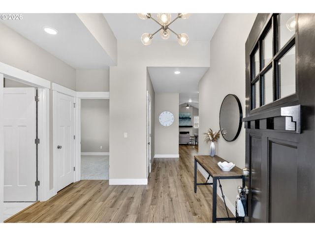 2035 E OTTER Loop 66, La Center, WA 98629