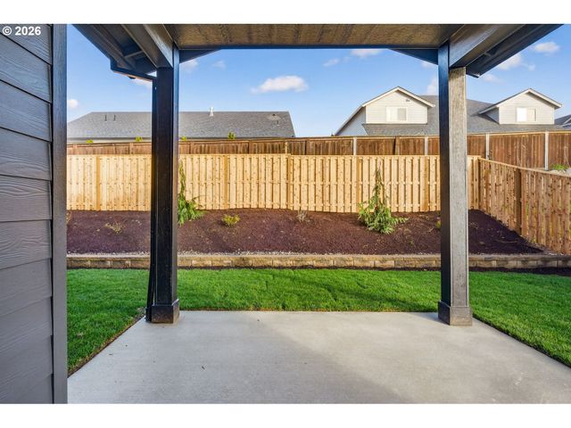 2035 E OTTER Loop 66, La Center, WA 98629