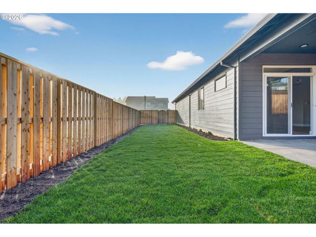 2035 E OTTER Loop 66, La Center, WA 98629